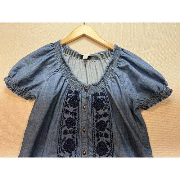 Charter Club Women's Chambray Button Up Shirt Embroidery Size 10P Blue Smocked - Picture 4 of 11